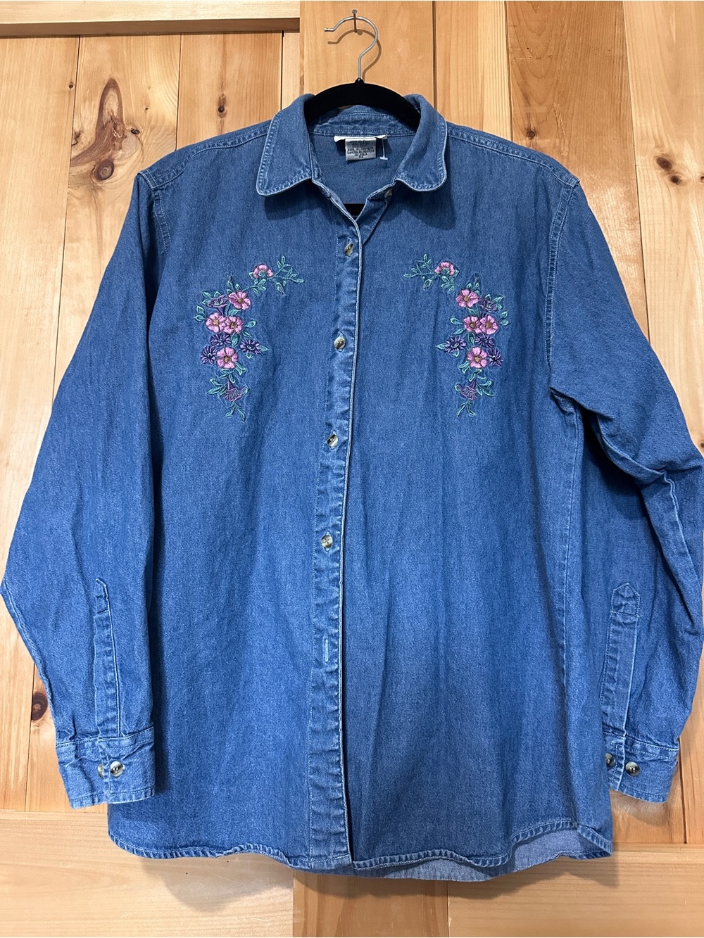 Vintage 90s Tradition Floral Embroidered Denim Button Down Shirt Medium Wash